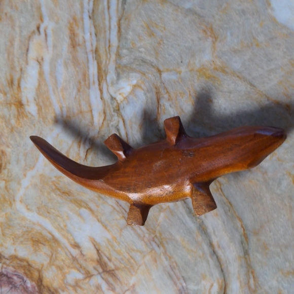 Wooden lizzard secret compartment - Picture 3 of 4